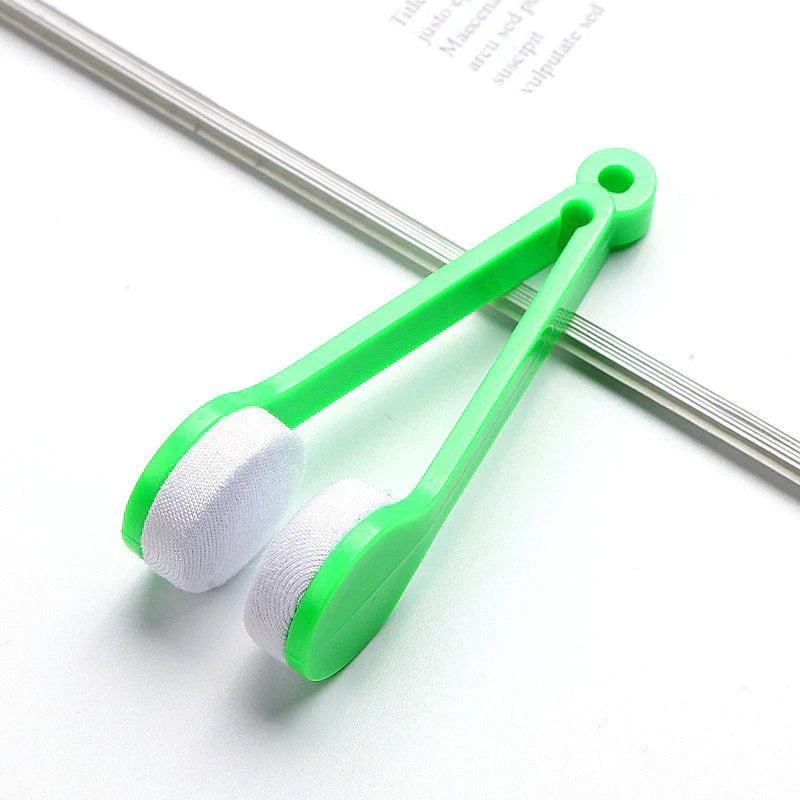 2-in-1 Microfiber Glasses Cleaning Brush