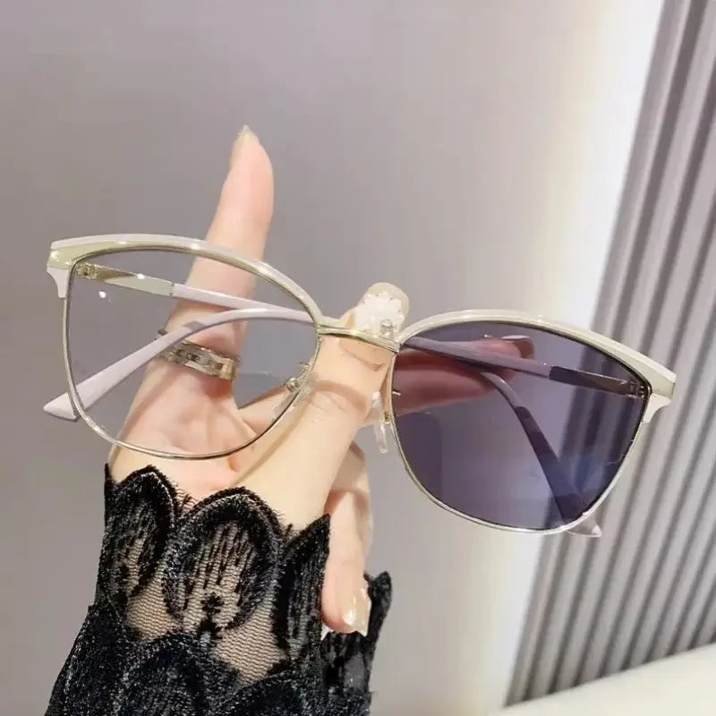 Vivian Glasses - Photochromic (Darkens in the Sun)